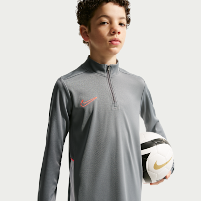Nike Academy Older Kids' Dri-FIT Long-Sleeve 1/4-Zip Football